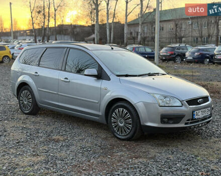 Серый Форд Фокус, объемом двигателя 1.6 л и пробегом 224 тыс. км за 3750 $, фото 9 на Automoto.ua