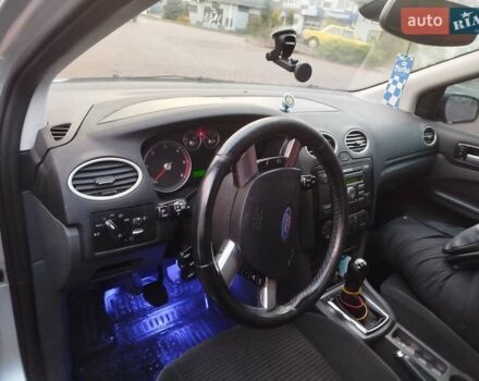 Серый Форд Фокус, объемом двигателя 1.75 л и пробегом 388 тыс. км за 4550 $, фото 1 на Automoto.ua