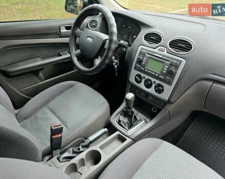 Серый Форд Фокус, объемом двигателя 1.56 л и пробегом 180 тыс. км за 3400 $, фото 29 на Automoto.ua