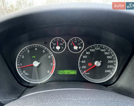 Серый Форд Фокус, объемом двигателя 1.6 л и пробегом 277 тыс. км за 4400 $, фото 7 на Automoto.ua