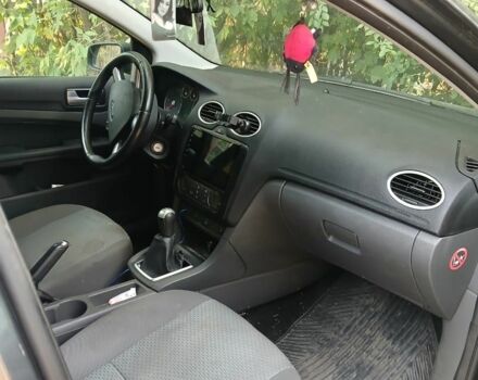 Серый Форд Фокус, объемом двигателя 2 л и пробегом 300 тыс. км за 1600 $, фото 6 на Automoto.ua