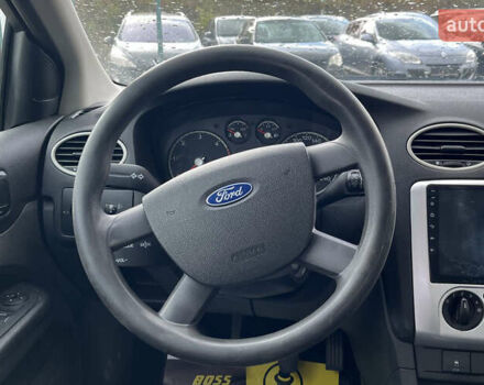 Серый Форд Фокус, объемом двигателя 1.56 л и пробегом 287 тыс. км за 4500 $, фото 10 на Automoto.ua