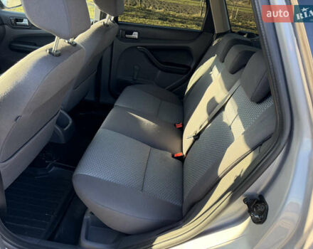 Серый Форд Фокус, объемом двигателя 1.6 л и пробегом 216 тыс. км за 4600 $, фото 18 на Automoto.ua