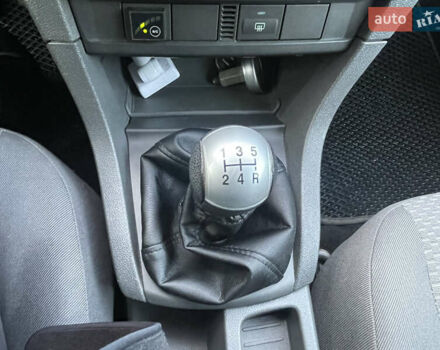 Серый Форд Фокус, объемом двигателя 1.6 л и пробегом 277 тыс. км за 4400 $, фото 11 на Automoto.ua