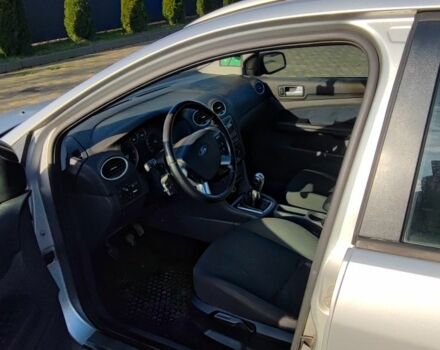 Серый Форд Фокус, объемом двигателя 1.6 л и пробегом 257 тыс. км за 4290 $, фото 4 на Automoto.ua