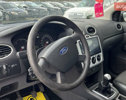 Серый Форд Фокус, объемом двигателя 1.56 л и пробегом 287 тыс. км за 4500 $, фото 9 на Automoto.ua