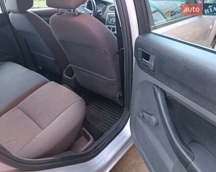 Серый Форд Фокус, объемом двигателя 1.6 л и пробегом 359 тыс. км за 3899 $, фото 2 на Automoto.ua