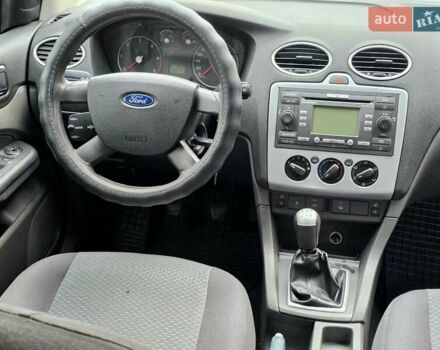 Серый Форд Фокус, объемом двигателя 1.56 л и пробегом 180 тыс. км за 3400 $, фото 24 на Automoto.ua