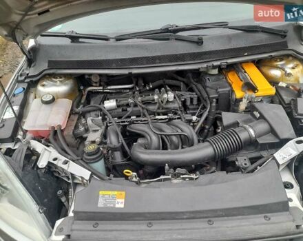 Серый Форд Фокус, объемом двигателя 1.6 л и пробегом 279 тыс. км за 3750 $, фото 4 на Automoto.ua