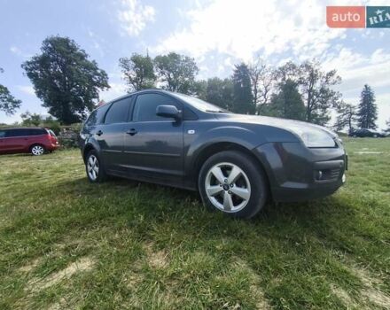 Серый Форд Фокус, объемом двигателя 1.6 л и пробегом 269 тыс. км за 5500 $, фото 2 на Automoto.ua