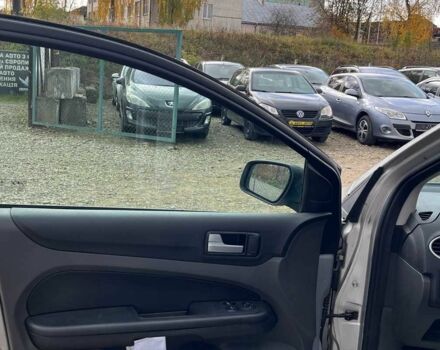 Серый Форд Фокус, объемом двигателя 1.6 л и пробегом 287 тыс. км за 4500 $, фото 14 на Automoto.ua