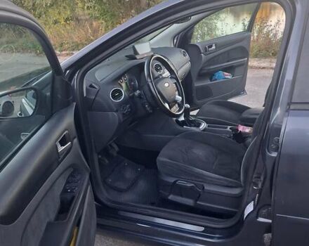 Серый Форд Фокус, объемом двигателя 1.6 л и пробегом 312 тыс. км за 4950 $, фото 7 на Automoto.ua