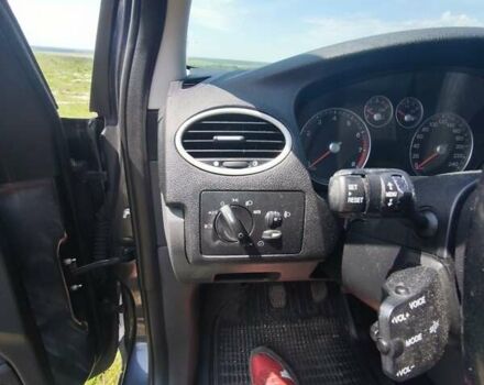 Серый Форд Фокус, объемом двигателя 1.6 л и пробегом 269 тыс. км за 5500 $, фото 9 на Automoto.ua