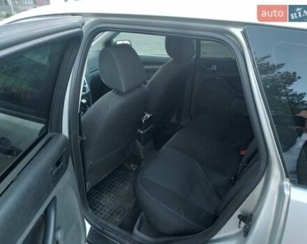 Серый Форд Фокус, объемом двигателя 1.6 л и пробегом 240 тыс. км за 4500 $, фото 2 на Automoto.ua