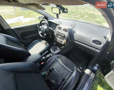 Серый Форд Фокус, объемом двигателя 1.6 л и пробегом 269 тыс. км за 5500 $, фото 7 на Automoto.ua