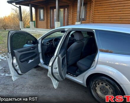 Серый Форд Фокус, объемом двигателя 1.6 л и пробегом 277 тыс. км за 4700 $, фото 4 на Automoto.ua