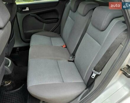 Серый Форд Фокус, объемом двигателя 1.56 л и пробегом 180 тыс. км за 3400 $, фото 17 на Automoto.ua