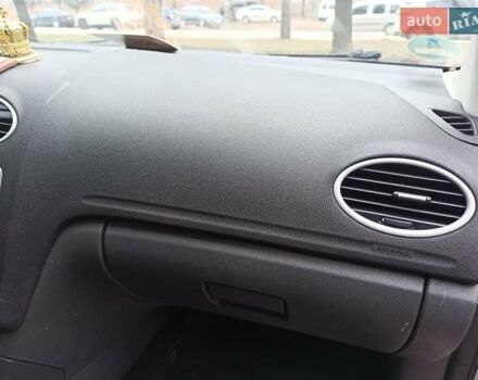 Серый Форд Фокус, объемом двигателя 2 л и пробегом 276 тыс. км за 5200 $, фото 18 на Automoto.ua