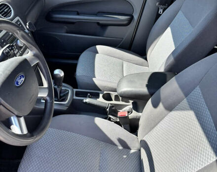 Серый Форд Фокус, объемом двигателя 1.6 л и пробегом 235 тыс. км за 4950 $, фото 12 на Automoto.ua