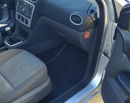 Серый Форд Фокус, объемом двигателя 1.6 л и пробегом 210 тыс. км за 3999 $, фото 2 на Automoto.ua