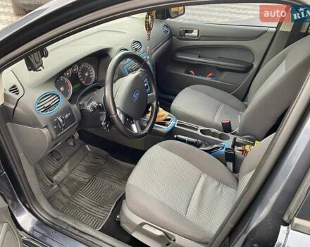 Серый Форд Фокус, объемом двигателя 1.6 л и пробегом 339 тыс. км за 4500 $, фото 13 на Automoto.ua