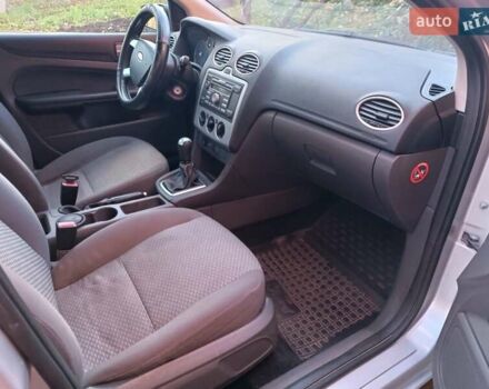 Серый Форд Фокус, объемом двигателя 1.6 л и пробегом 359 тыс. км за 3899 $, фото 10 на Automoto.ua