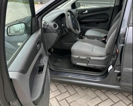 Серый Форд Фокус, объемом двигателя 1.6 л и пробегом 210 тыс. км за 4500 $, фото 4 на Automoto.ua