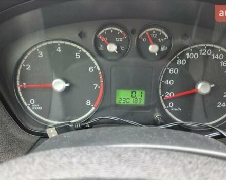 Сірий Форд Фокус, об'ємом двигуна 1.6 л та пробігом 231 тис. км за 4300 $, фото 5 на Automoto.ua