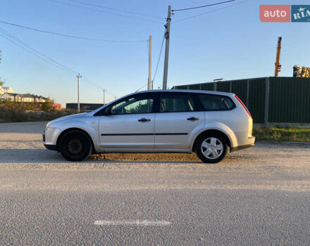 Серый Форд Фокус, объемом двигателя 1.6 л и пробегом 310 тыс. км за 4950 $, фото 4 на Automoto.ua