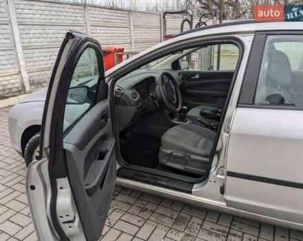 Сірий Форд Фокус, об'ємом двигуна 1.8 л та пробігом 305 тис. км за 2500 $, фото 6 на Automoto.ua