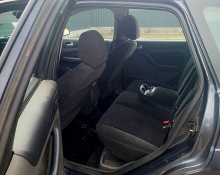 Сірий Форд Фокус, об'ємом двигуна 1.6 л та пробігом 273 тис. км за 4300 $, фото 5 на Automoto.ua