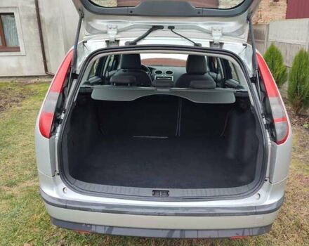 Серый Форд Фокус, объемом двигателя 1.8 л и пробегом 230 тыс. км за 4900 $, фото 7 на Automoto.ua