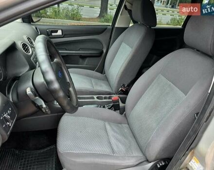 Серый Форд Фокус, объемом двигателя 1.56 л и пробегом 180 тыс. км за 3400 $, фото 16 на Automoto.ua