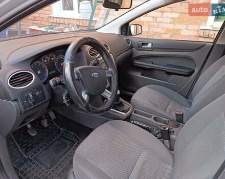 Серый Форд Фокус, объемом двигателя 1.6 л и пробегом 359 тыс. км за 3899 $, фото 6 на Automoto.ua