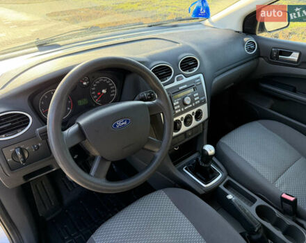 Серый Форд Фокус, объемом двигателя 1.6 л и пробегом 216 тыс. км за 4600 $, фото 16 на Automoto.ua