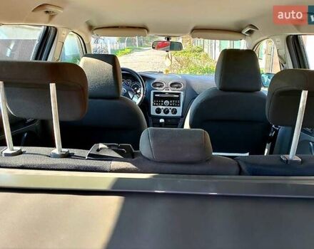 Серый Форд Фокус, объемом двигателя 1.8 л и пробегом 202 тыс. км за 4200 $, фото 5 на Automoto.ua