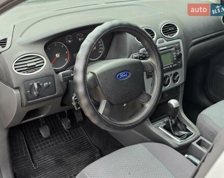 Серый Форд Фокус, объемом двигателя 1.56 л и пробегом 180 тыс. км за 3400 $, фото 14 на Automoto.ua