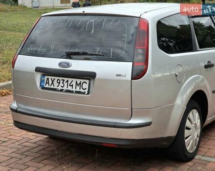 Серый Форд Фокус, объемом двигателя 1.56 л и пробегом 180 тыс. км за 3400 $, фото 7 на Automoto.ua