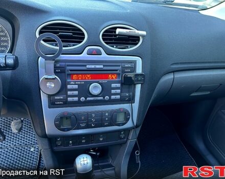 Серый Форд Фокус, объемом двигателя 1.6 л и пробегом 277 тыс. км за 4700 $, фото 7 на Automoto.ua