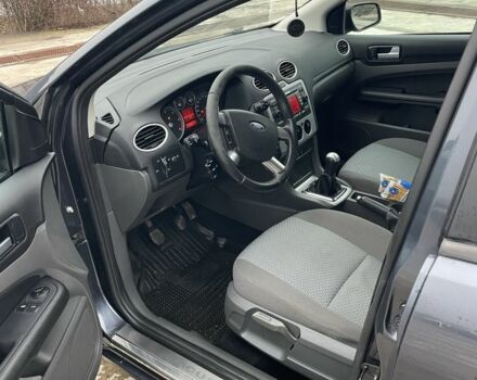 Серый Форд Фокус, объемом двигателя 1.6 л и пробегом 250 тыс. км за 4000 $, фото 6 на Automoto.ua