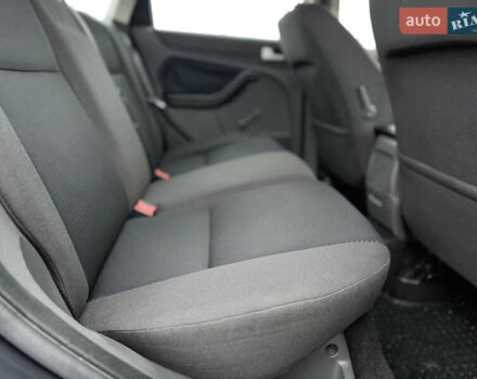 Сірий Форд Фокус, об'ємом двигуна 1.8 л та пробігом 200 тис. км за 4200 $, фото 68 на Automoto.ua