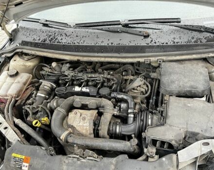 Серый Форд Фокус, объемом двигателя 1.6 л и пробегом 318 тыс. км за 4200 $, фото 11 на Automoto.ua