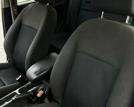 Серый Форд Фокус, объемом двигателя 1.6 л и пробегом 318 тыс. км за 4200 $, фото 10 на Automoto.ua