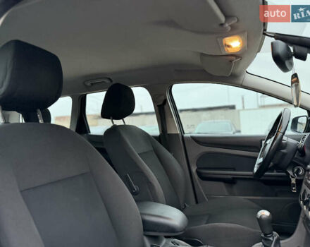 Сірий Форд Фокус, об'ємом двигуна 1.8 л та пробігом 200 тис. км за 4200 $, фото 66 на Automoto.ua