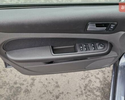 Серый Форд Фокус, объемом двигателя 1.6 л и пробегом 214 тыс. км за 5550 $, фото 22 на Automoto.ua