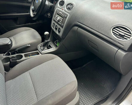 Серый Форд Фокус, объемом двигателя 1.39 л и пробегом 265 тыс. км за 4300 $, фото 20 на Automoto.ua