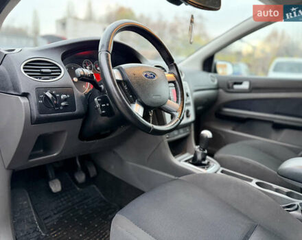 Сірий Форд Фокус, об'ємом двигуна 1.8 л та пробігом 200 тис. км за 4200 $, фото 55 на Automoto.ua