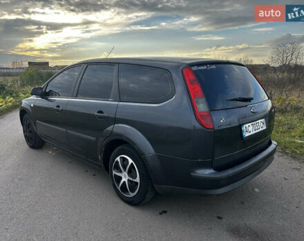 Серый Форд Фокус, объемом двигателя 1.8 л и пробегом 380 тыс. км за 2999 $, фото 8 на Automoto.ua