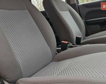 Серый Форд Фокус, объемом двигателя 1.6 л и пробегом 214 тыс. км за 5550 $, фото 61 на Automoto.ua