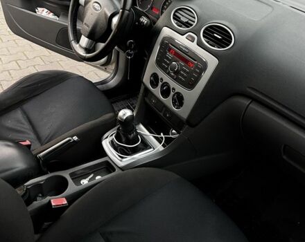 Серый Форд Фокус, объемом двигателя 1.6 л и пробегом 318 тыс. км за 4200 $, фото 9 на Automoto.ua